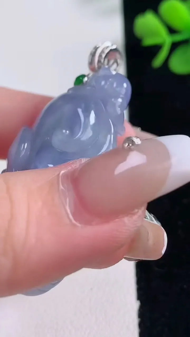 天然A货翡翠18K金紫罗兰如意吊坠，尺寸46.4-24.3-12.4，重量:24.34g
12月30