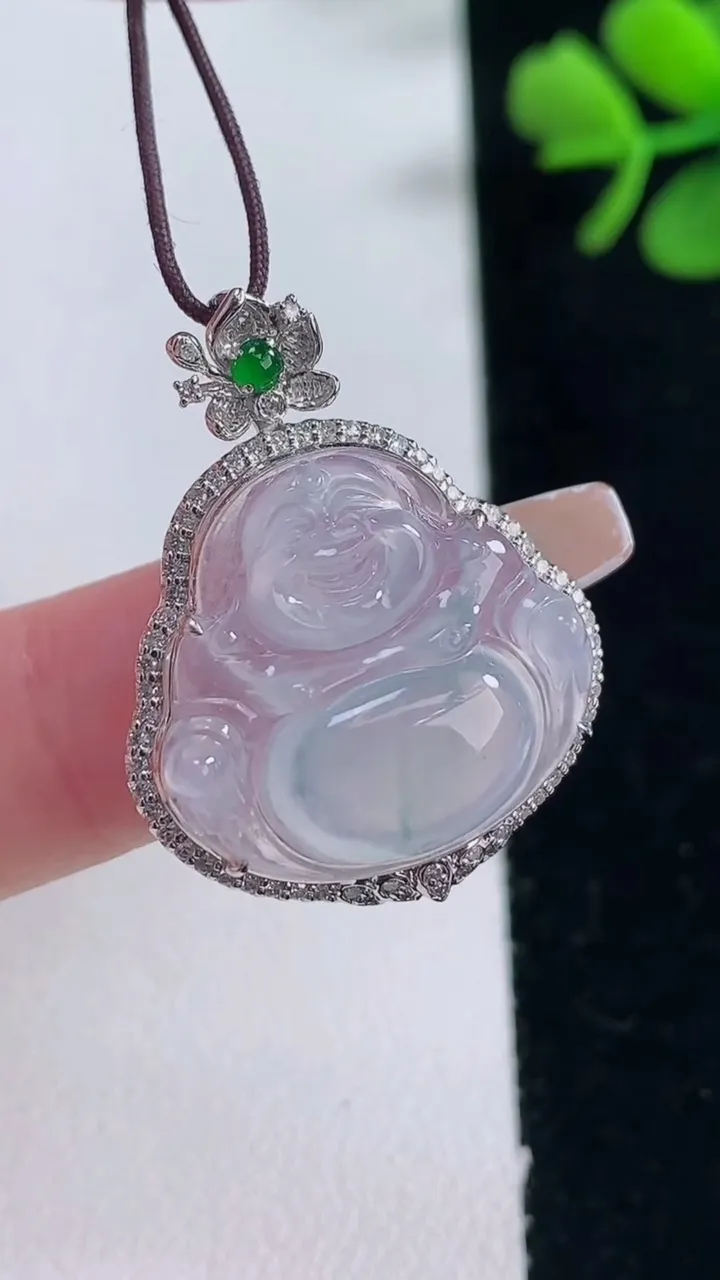 天然A货翡翠种飘花佛公吊坠，尺寸29.6-23.3-8.7，裸石19.5-20.6重量:4.54g
12月30日