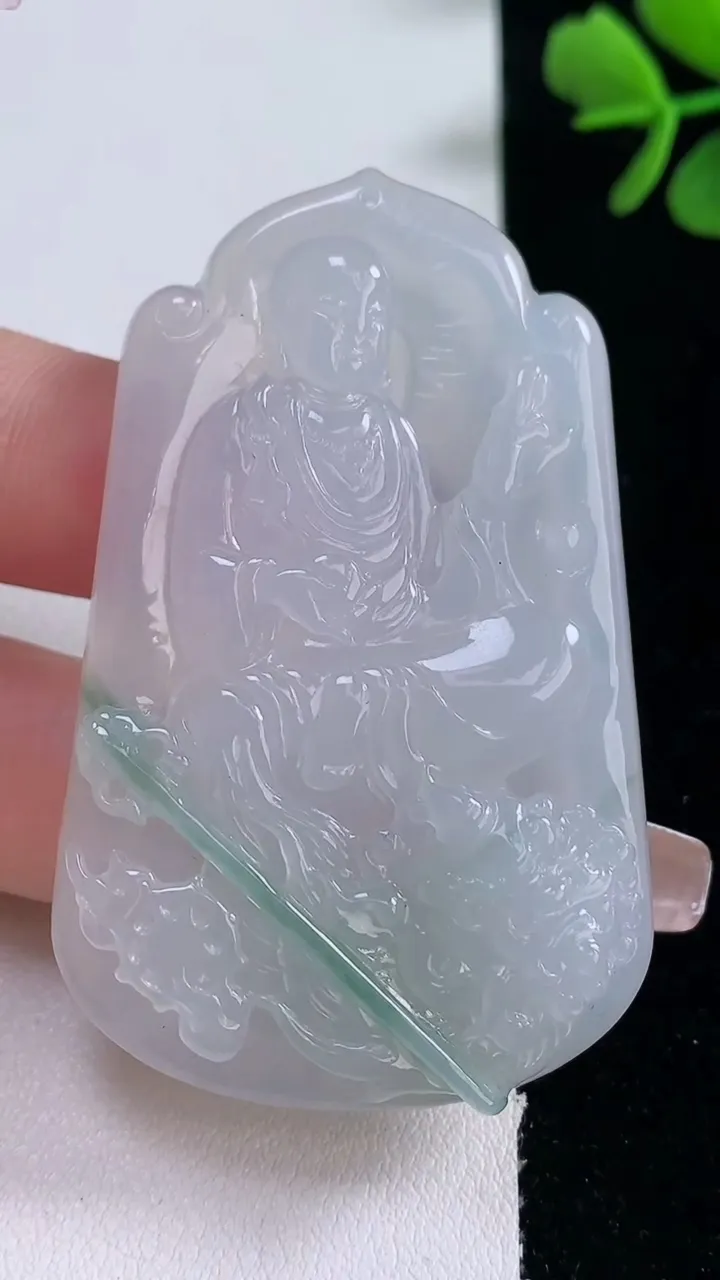 天然A货翡翠文殊菩萨吊坠，尺寸58-36.5-6.5，重量:26.09g
12月30日