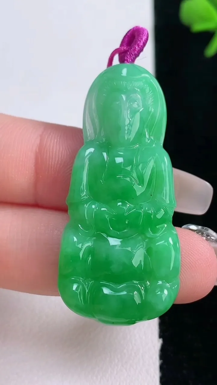 天然A货翡翠观音菩萨吊坠，尺寸43.2-19.7-4.8，重量:8.50g
12月30日