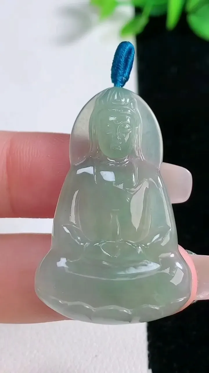 天然A货翡翠素衣观音菩萨吊坠，尺寸39-25.5-4，重量:7.14g
12月30日