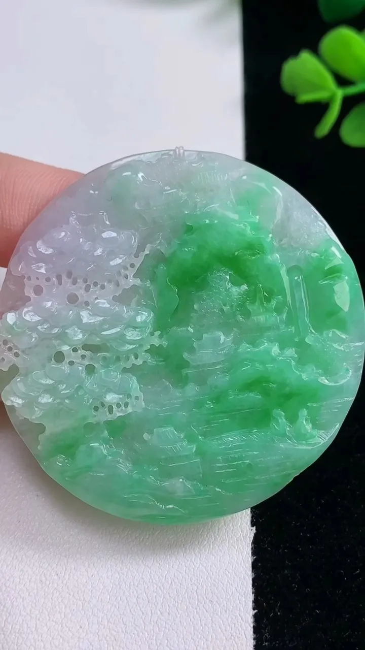 天然A货翡翠山水牌吊坠，尺寸52-5，重量:24.32g
12月30日