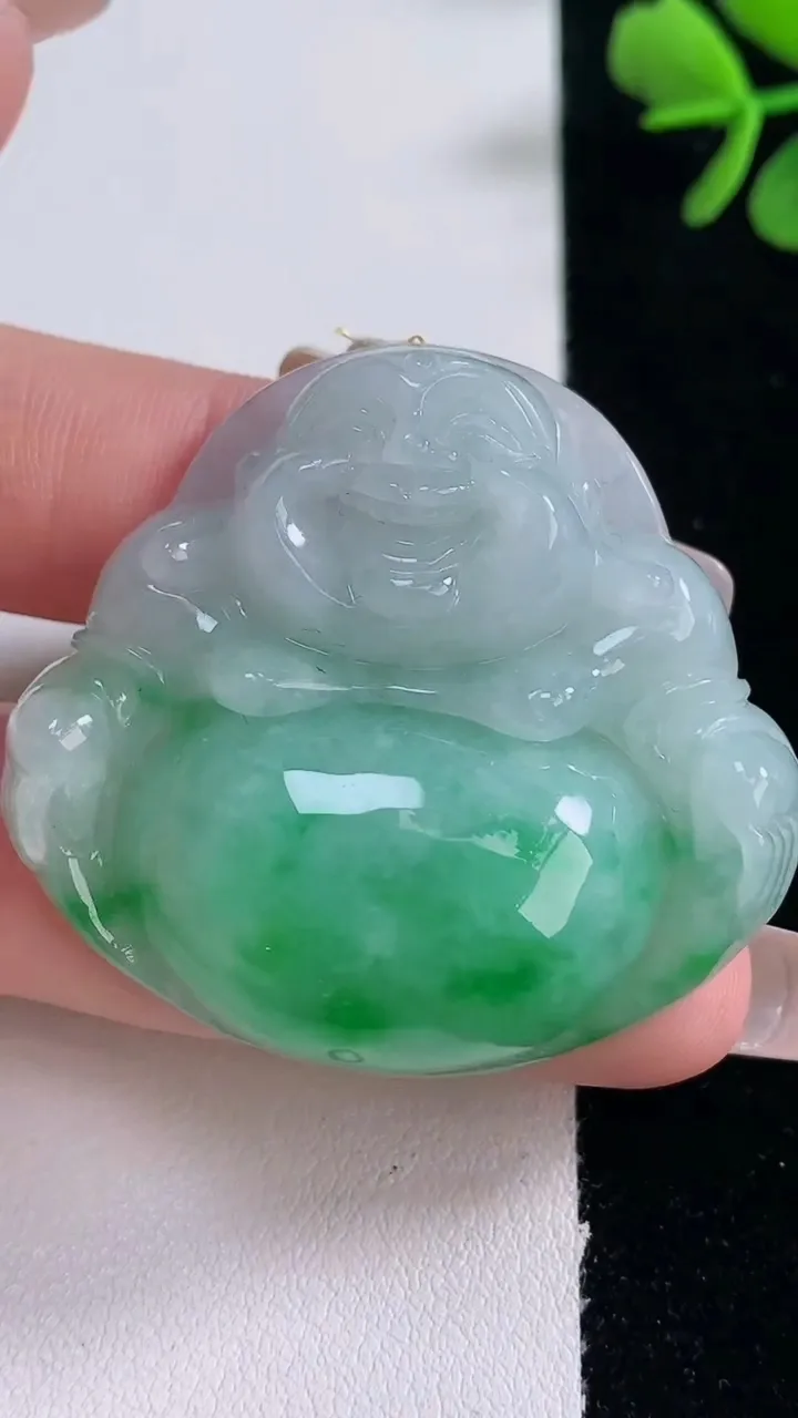天然A货翡翠佛公吊坠，尺寸39.8-43-11.5，重量:26.48g
12月30日