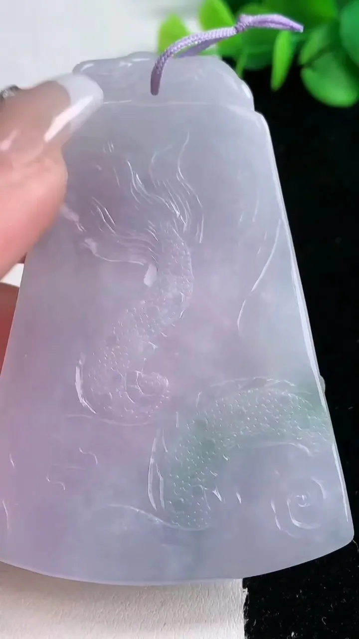 天然A货翡翠祥龙大势至菩萨吊坠，尺寸71.5-50-5.6，重量37.16g
12月30日