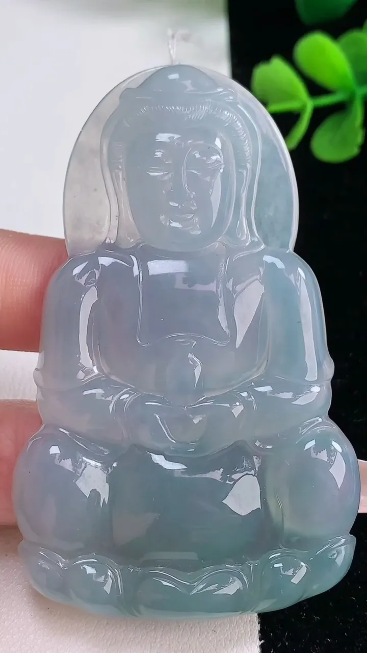 天然A货翡翠紫罗兰观音菩萨吊坠，尺寸71.5-43.8-5.8，重量:33.91g
12月30日