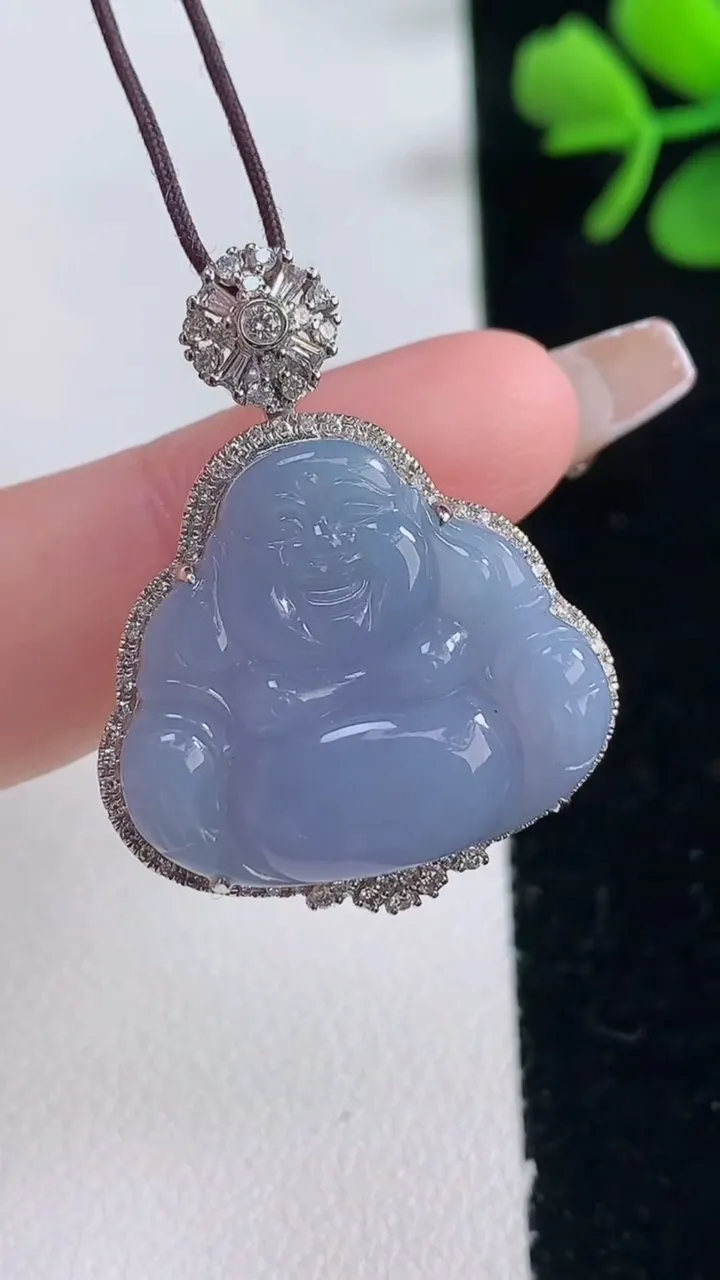 天然A货翡翠18K金紫罗兰佛公吊坠，尺寸32.2-25-9.2，裸石20.4-23重量:8.18g
12月30日