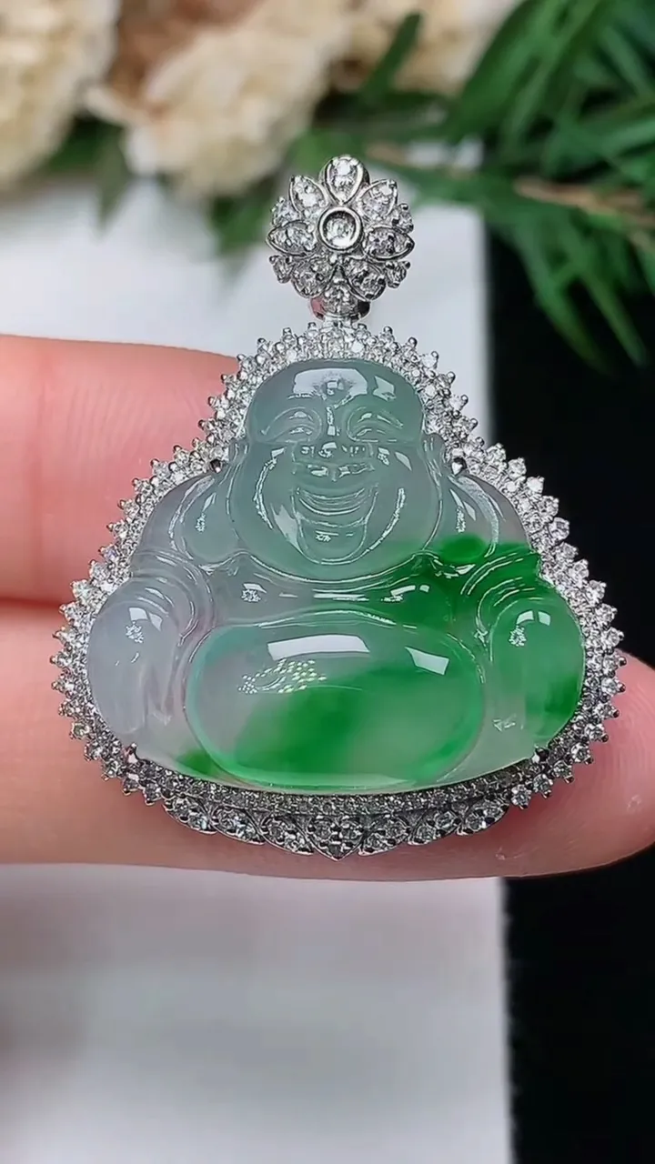 天然A货翡翠佛公吊坠，尺寸32.6-26.5-9
12月31日，重量:5.32g