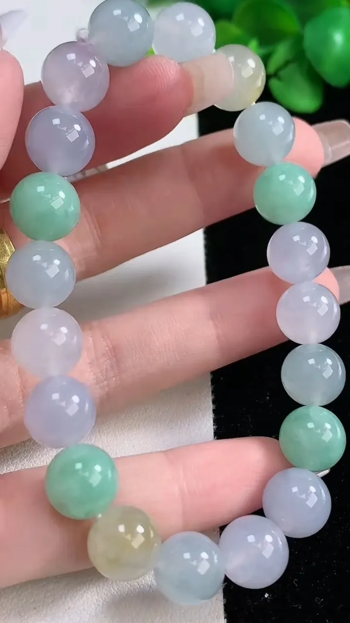 天然A货翡翠种三彩圆珠手串，尺寸10-20颗，重量:35.63g12月31日
工厂直销收藏佳品,种好