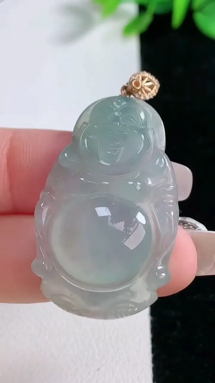 天然A货翡翠站佛 佛公吊坠，尺寸36.2-22.2-7，重量:8.96g
12月31日