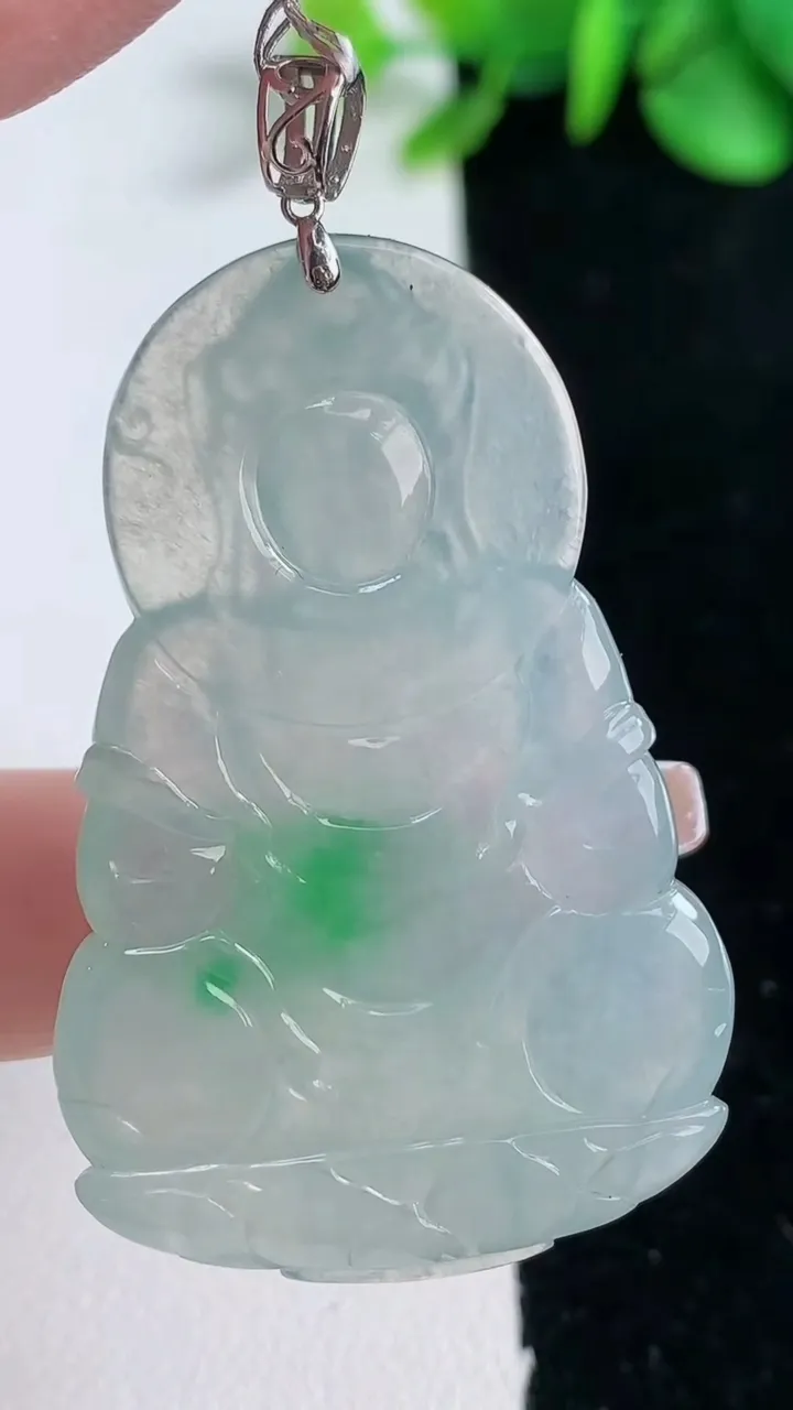 天然A货翡翠观音菩萨吊坠，尺寸46.3-30-5.6，重量:15.01g
12月31日