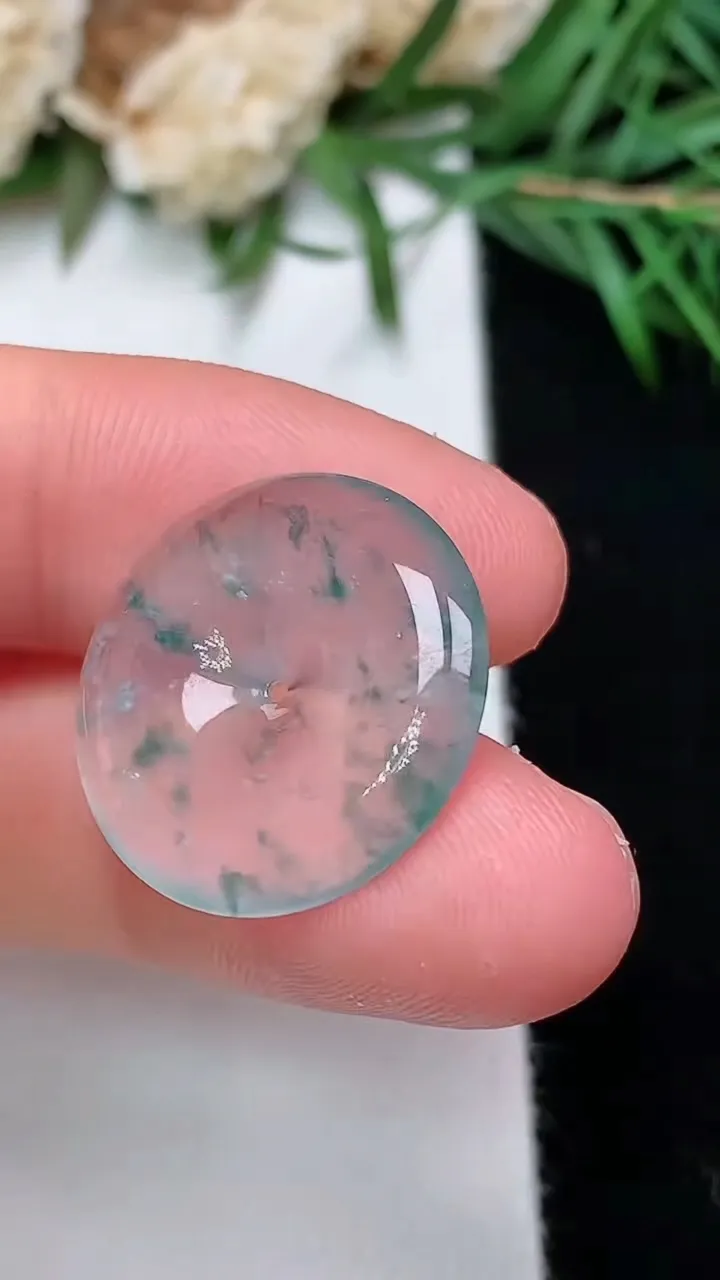 天然A货翡翠飘花平安扣镶嵌件，尺寸19.2-2.9，重量:2.23g
12月31日