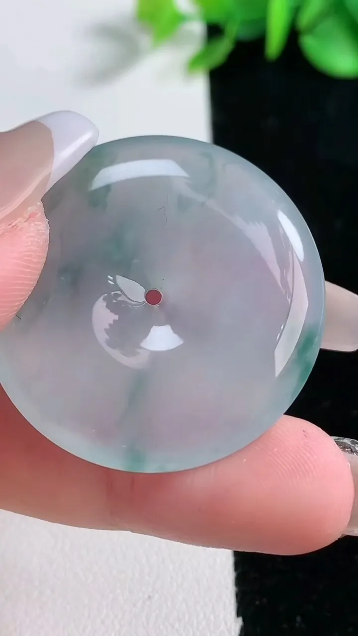 天然A货翡翠种飘花平安扣吊坠，尺寸34.5-5.8，重量:14.14g
12月31日