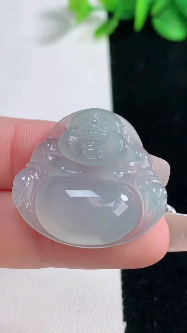 天然A货翡翠佛公镶嵌件，尺寸26.8-29-6.3，重量:7.24g
12月31日