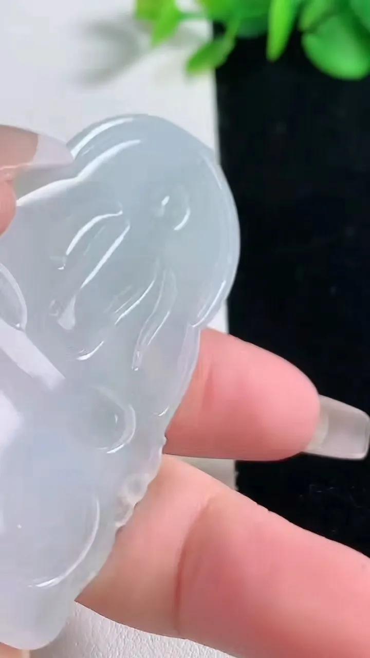 天然A货翡翠种飘花普贤菩萨吊坠，尺寸60.8-38-5.9，重量:27.36g
12月31日