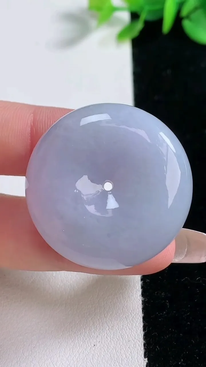 天然A货翡翠紫罗兰平安扣吊坠，尺寸33-11.3，重量:27.32g
12月31日