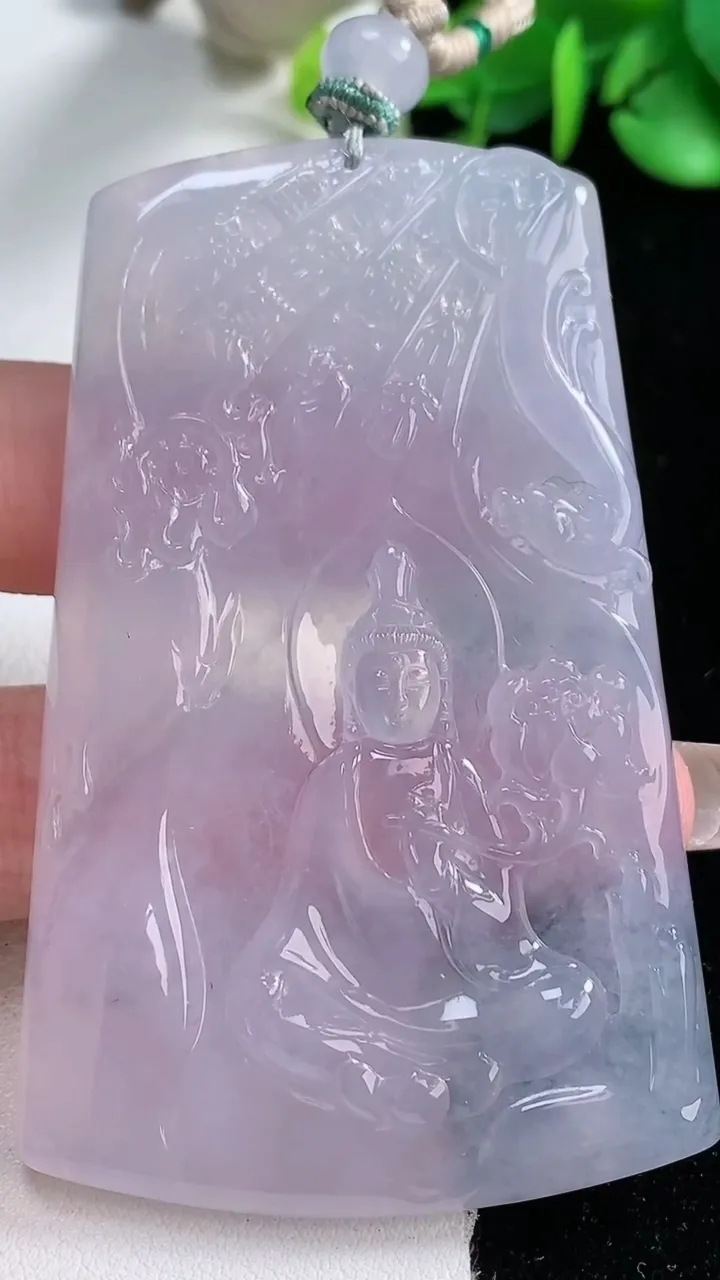 天然A货翡翠种紫罗兰大势至菩萨吊坠，尺寸71-45-6.5，重量:52.72g
12月31日