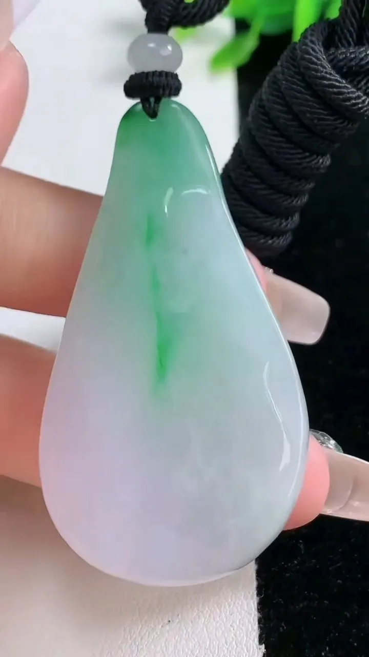 天然A货翡翠逍遥佛公吊坠，尺寸55.5-29.9-6.7，重量:26.30g
12月31日