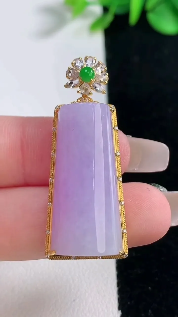 天然A货翡翠18K金紫罗兰无事牌吊坠，尺寸40.8-16-8.8，裸石29.2-14.8重量:7.8