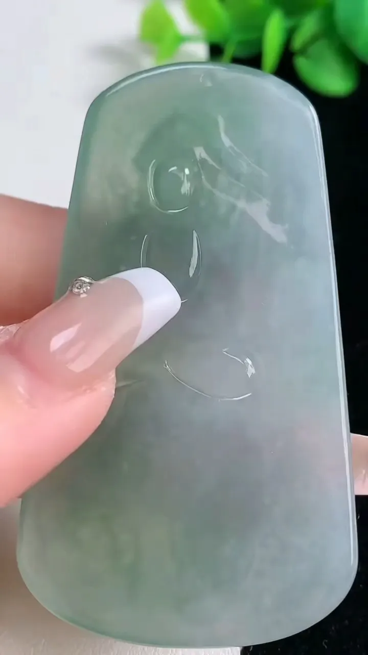 天然A货翡翠文殊菩萨吊坠，尺寸68.2-37.8-5，重量:30.69g
12月31日