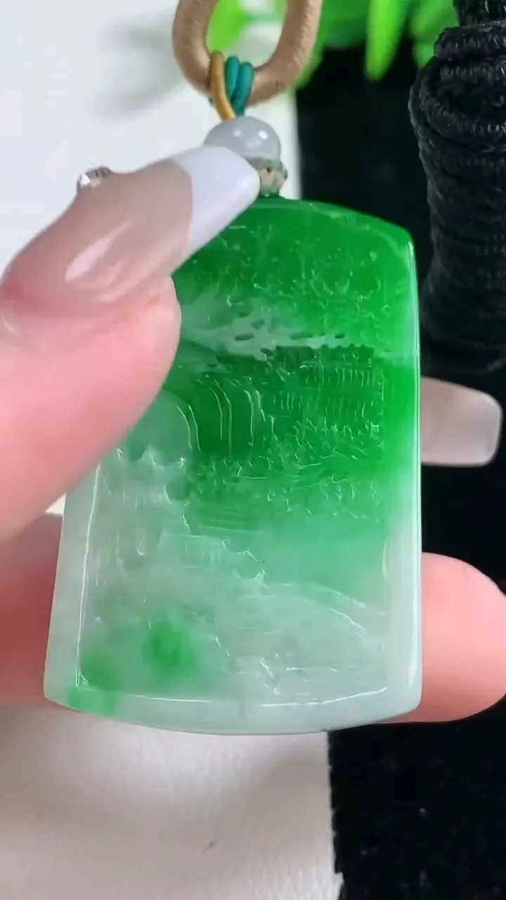 天然A货翡翠山水牌吊坠，尺寸41.3-27.8-8.4，重量:23.37g
12月31日