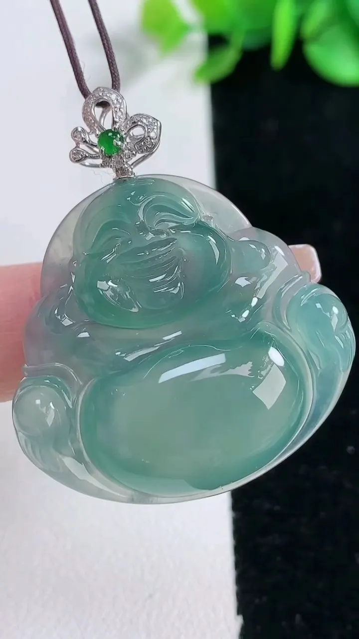 天然A货翡翠佛公吊坠，尺寸32-34.3-6.8，重量:11.51g
12月31日