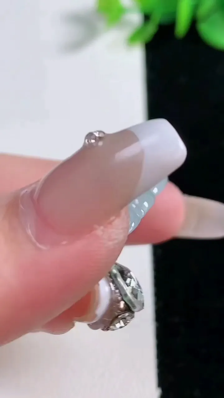 天然A货翡翠佛公吊坠，尺寸31-34-5.7，重量:8.78g
12月31日