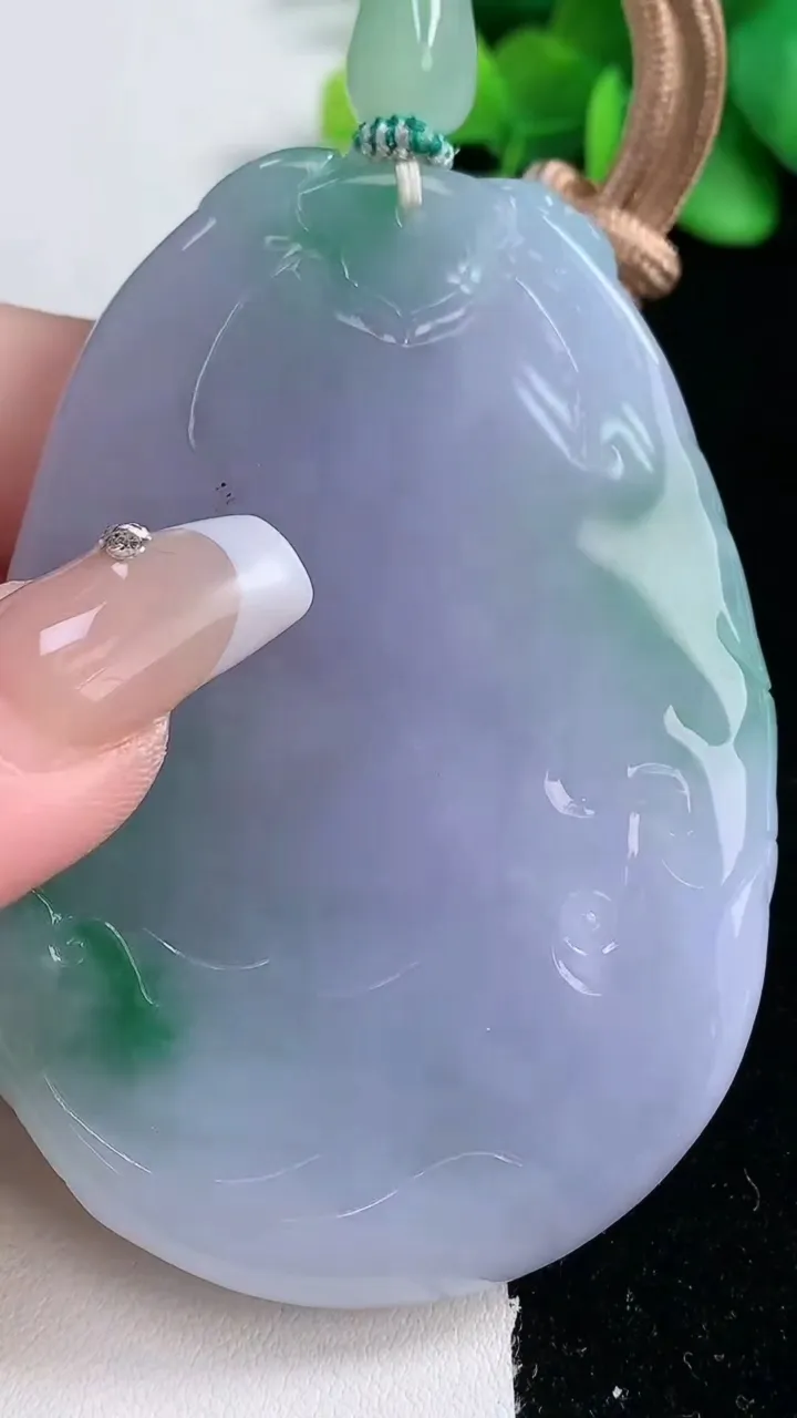 天然A货翡翠文殊菩萨吊坠，尺寸70.7-51-13.3，重量:105.54g
12月31日