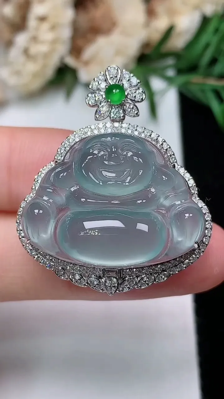 天然A货翡翠佛公吊坠，尺寸32-27.4-12.2，裸石18-24.7，重量:6.02g
12月31