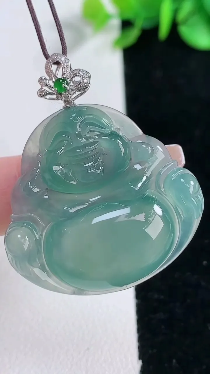 天然A货翡翠佛公吊坠，尺寸32-34.3-6.8，重量:11.51g
12月31日