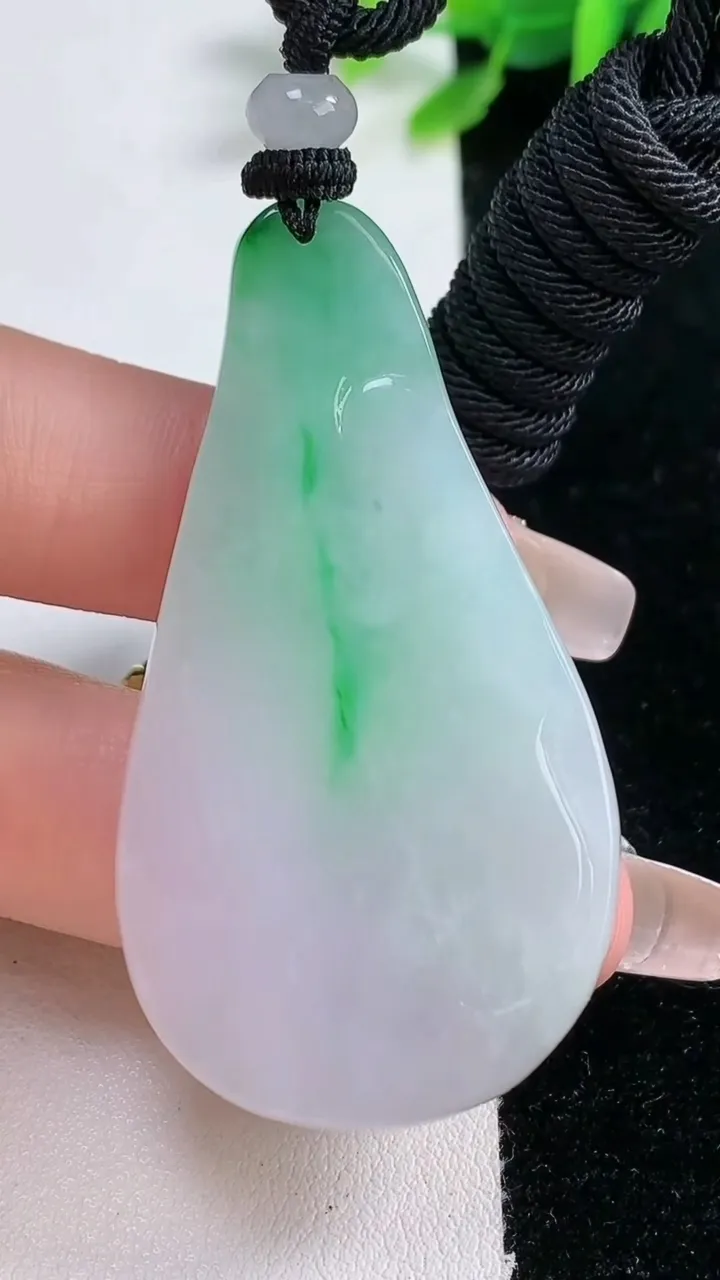 天然A货翡翠逍遥佛公吊坠，尺寸55.5-29.9-6.7，重量:26.30g
12月31日