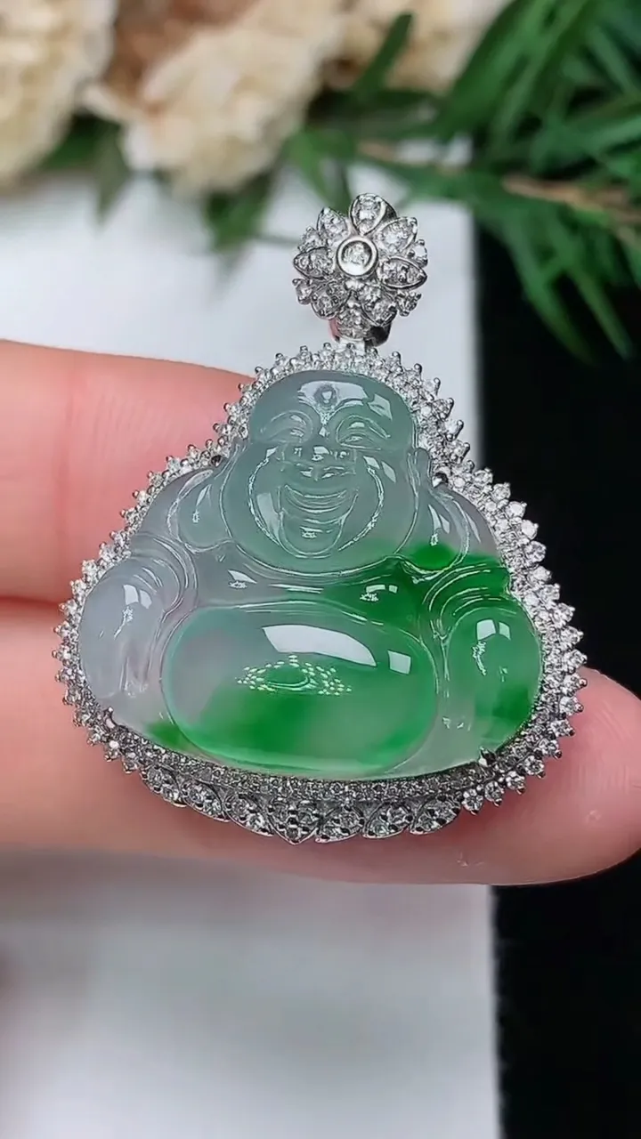 天然A货翡翠佛公吊坠，尺寸32.6-26.5-9
12月31日，重量:5.32g