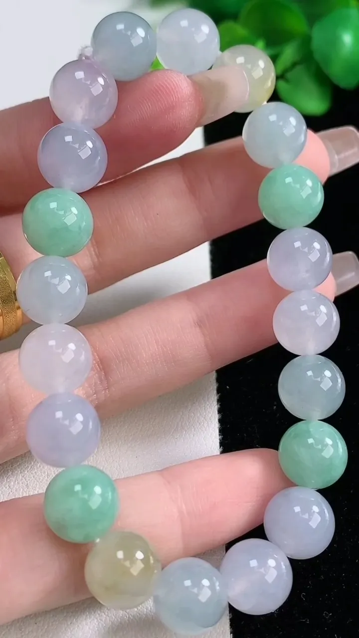 天然A货翡翠种三彩圆珠手串，尺寸10-20颗，重量:35.63g12月31日
工厂直销收藏佳品,种好