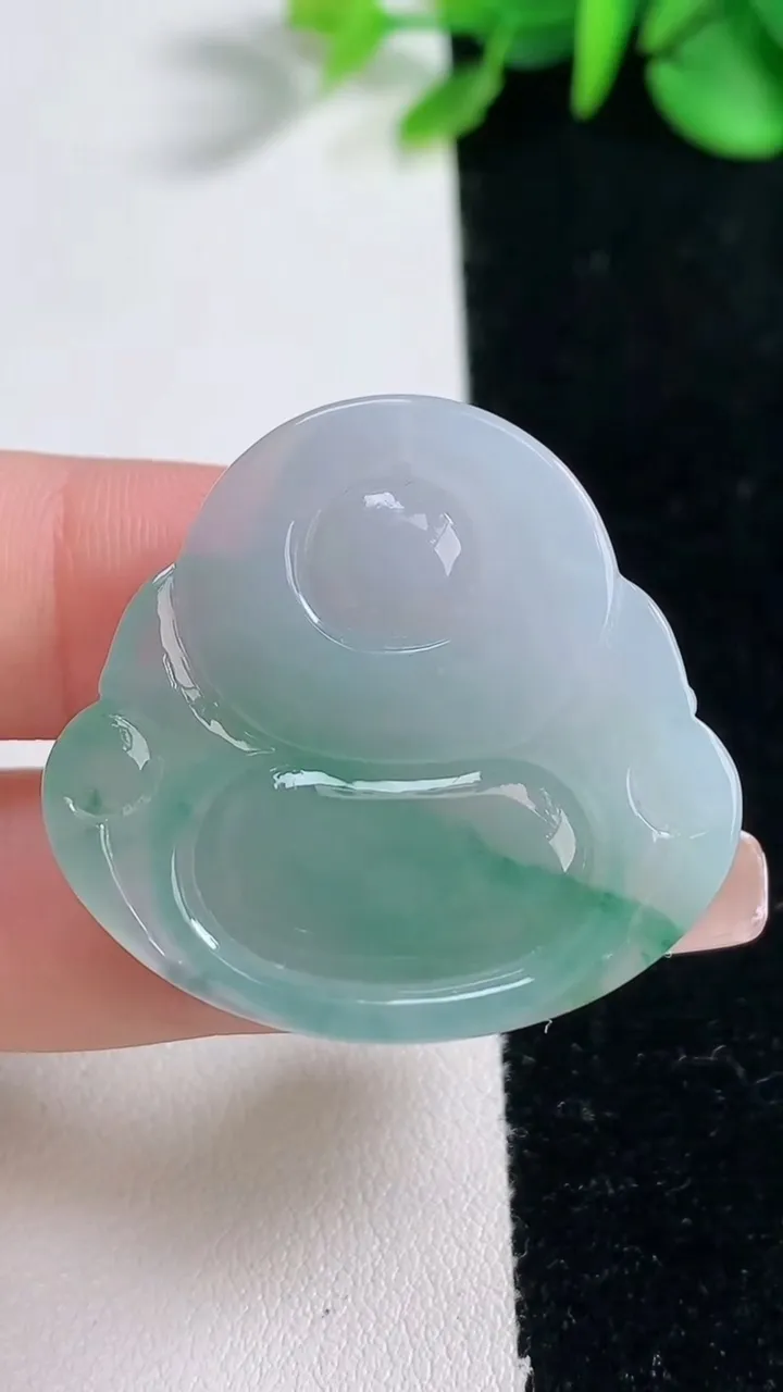 天然A货翡翠佛公吊坠，尺寸32.5-34.8-6.3，重量:10.79g
12月31日