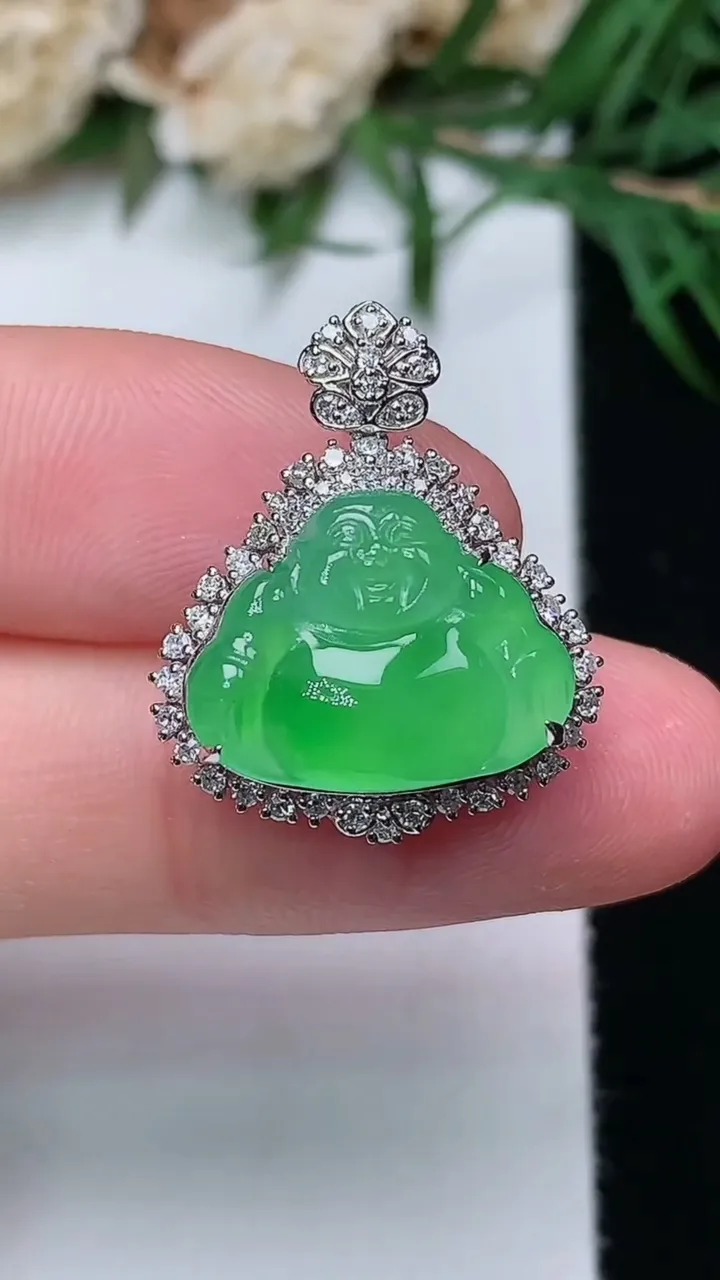 天然A货翡翠佛公吊坠，尺寸21.9-18.2-9.6，裸石11.8-15
12月31日