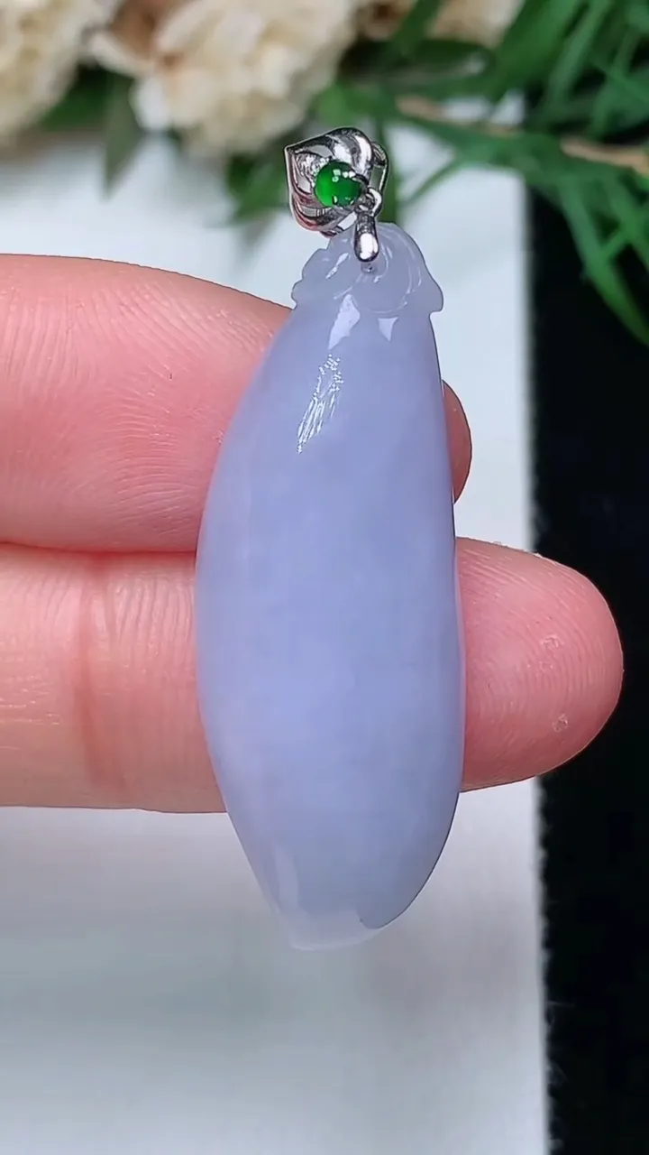 天然A货翡翠k金紫罗兰福瓜吊坠，尺寸32-11.9-5.9，重量:4.73g
12月31日