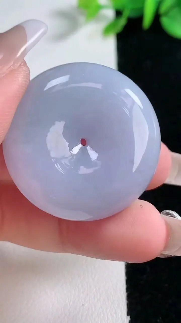 天然A货翡翠紫罗兰平安扣吊坠，尺寸33-11.3，重量:27.32g
12月31日