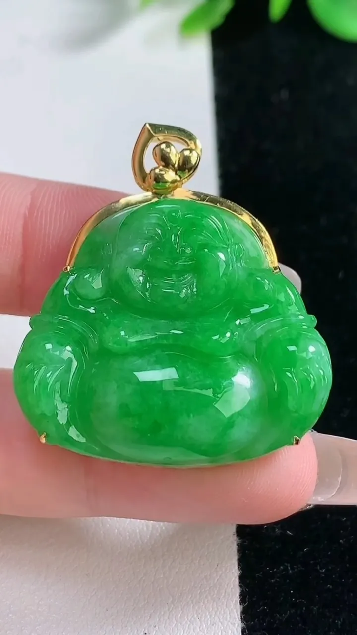 天然A货翡翠佛公吊坠，尺寸36.2-27.8-32.4-9.2，重量:10.00g
12月31日