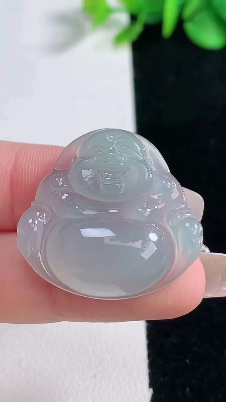 天然A货翡翠佛公镶嵌件，尺寸26.8-29-6.3，重量:7.24g
12月31日