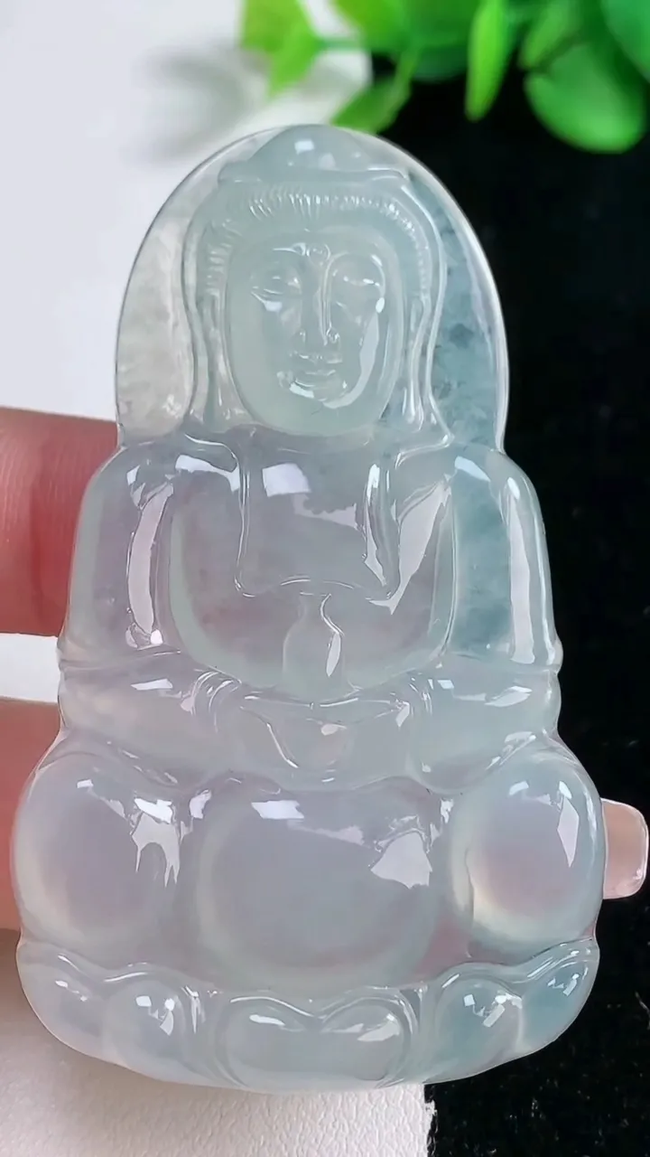 天然A货翡翠观音菩萨吊坠，尺寸64.3-38.7-5.6，重量:25.87g
12月31日