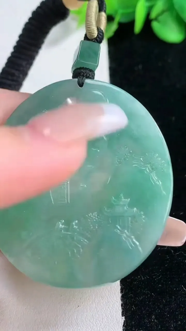 天然A货翡翠山水牌吊坠，尺寸50-45-5.1，重量:30.69g
12月31日