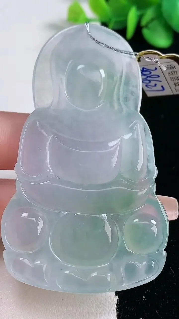 天然A货翡翠观音菩萨吊坠，尺寸70.6-43-5.7，重量:30.33g
12月31日
