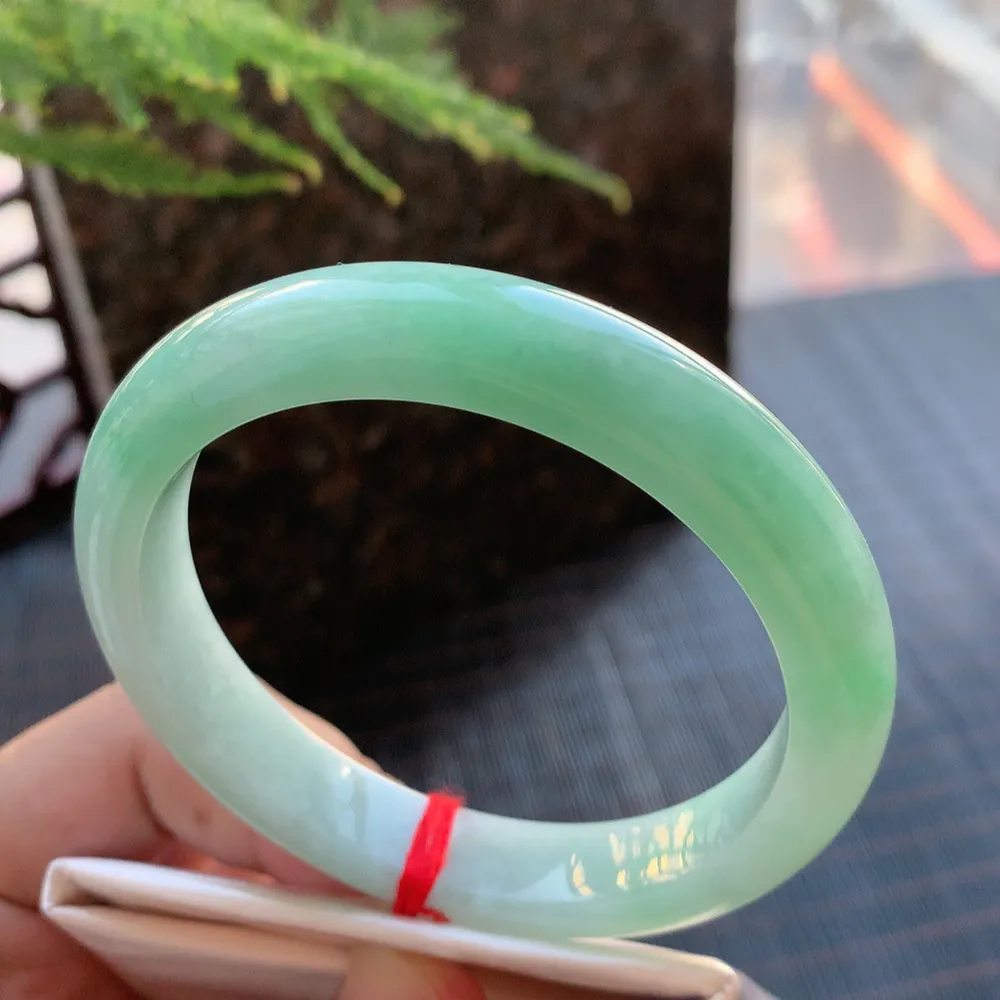 正圈冰糯翠绿 无瑕 尺寸:58.9/11.9/8.4 色好