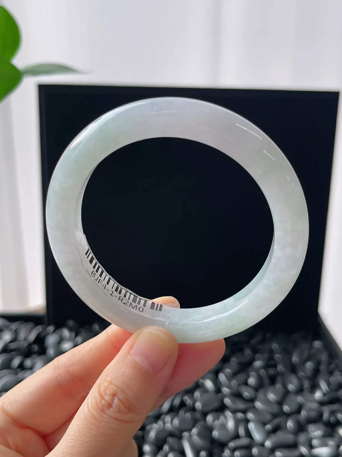 正圈54.7圈口，翡翠糯化种春带彩手镯