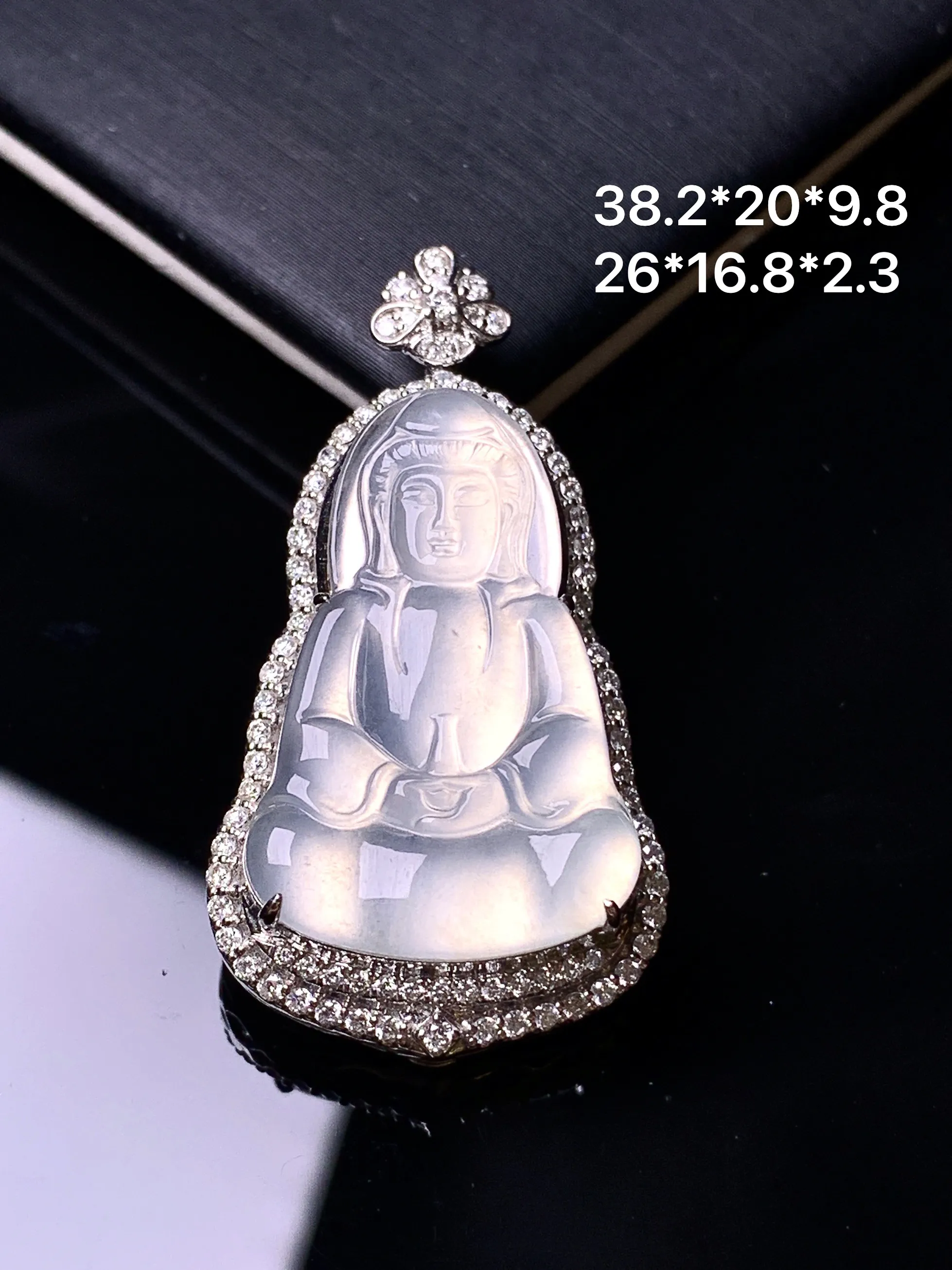 18k金钻镶嵌冰种观音菩萨吊坠 玉质细腻 色泽清新艳丽 整体尺寸38.2*20*9.8