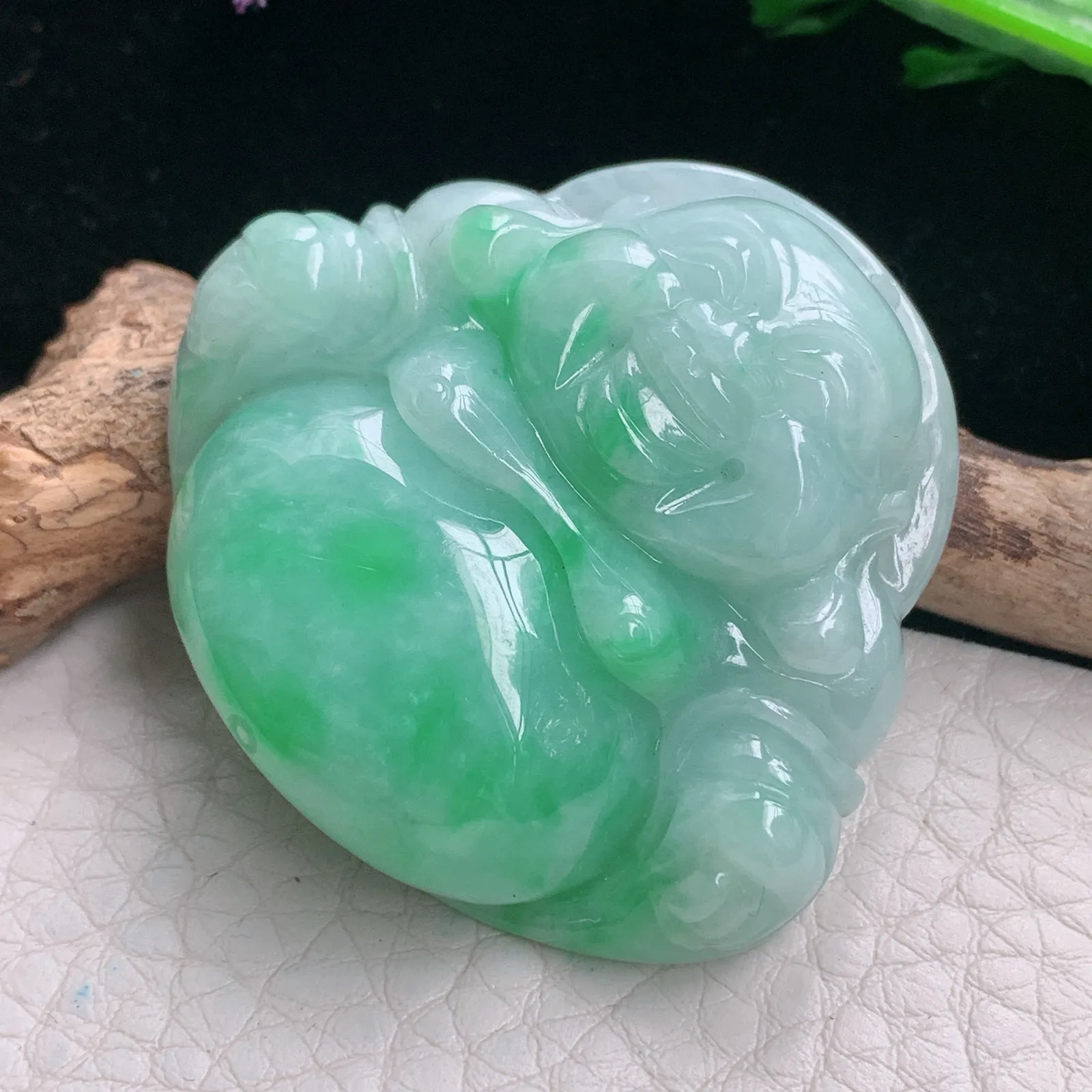 zen自然光39.2*43.8*12天然缅甸翡翠辣绿佛公 开心佛玉吊坠 玉挂件