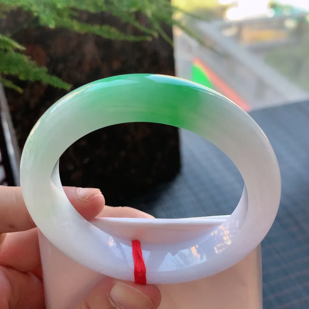 正圈冰糯春彩 无瑕 尺寸:57.9/12.9/9.9 色好