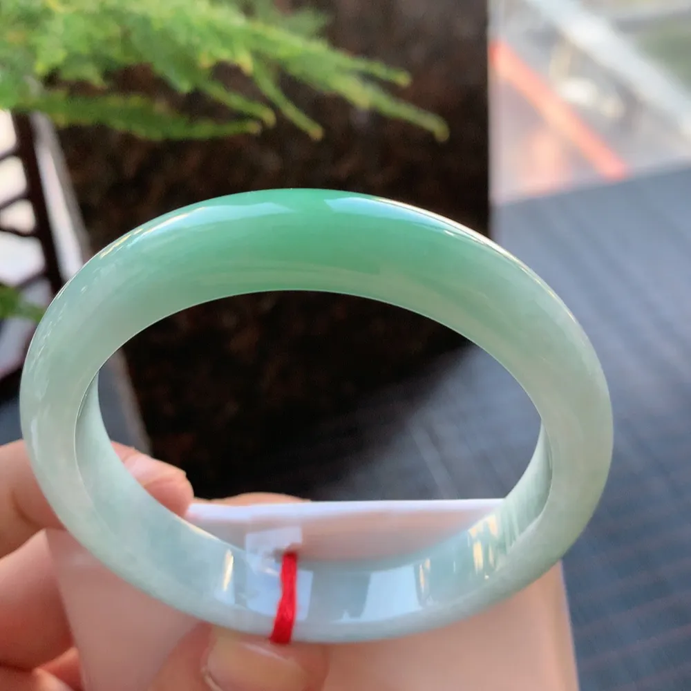 正圈冰糯翠绿 无瑕 尺寸:57.2/12.1/7.9 色好🥰🥰