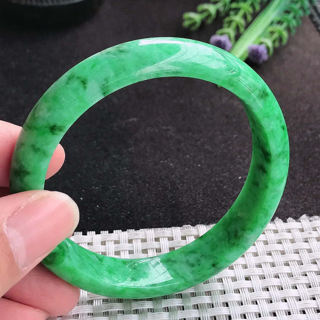 天然A货翡翠58/13.6/7.8老坑精美满绿辣阳绿手镯宽边玉手镯