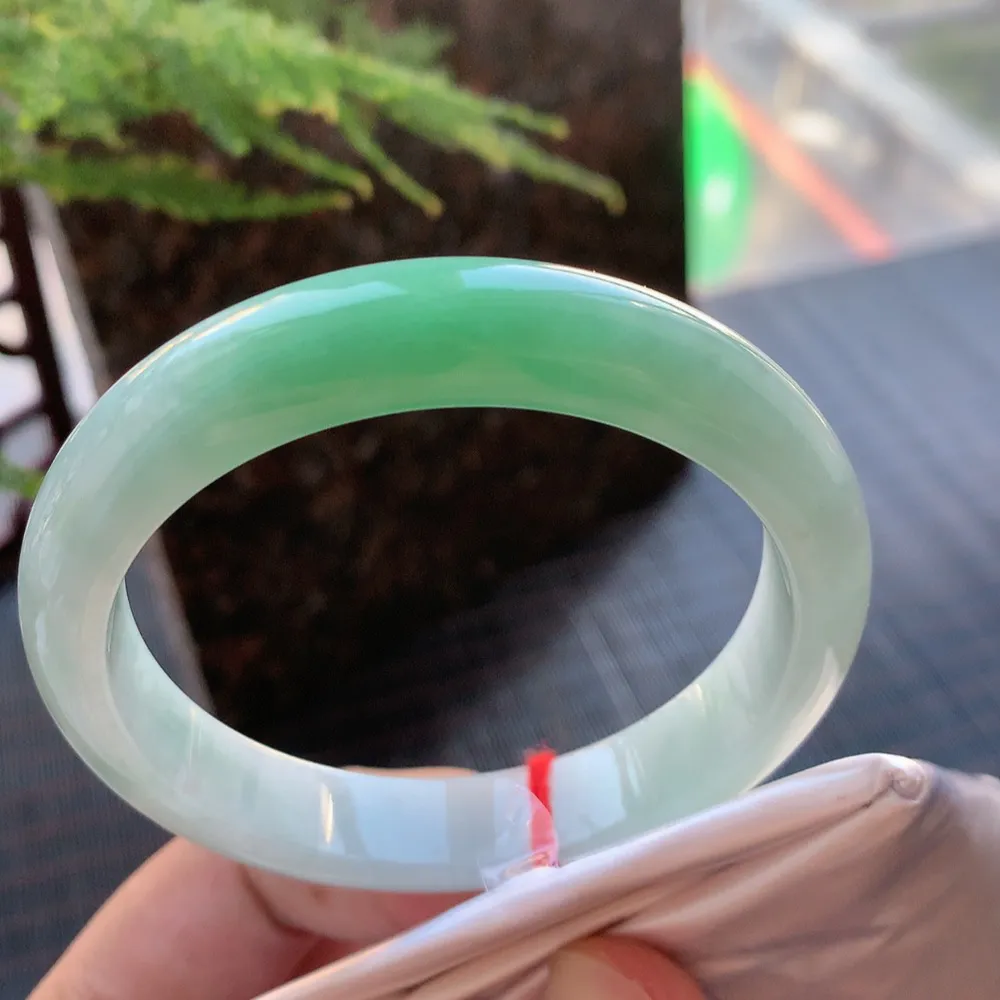 正圈冰糯翠绿 无瑕 尺寸:57.2/12.1/7.9 色好🥰🥰