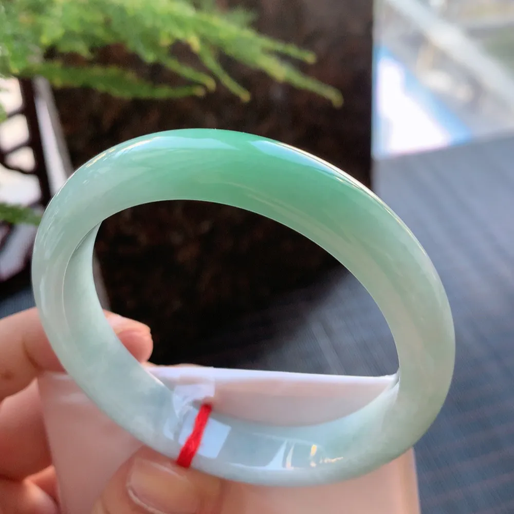 正圈冰糯翠绿 无瑕 尺寸:57.2/12.1/7.9 色好🥰🥰